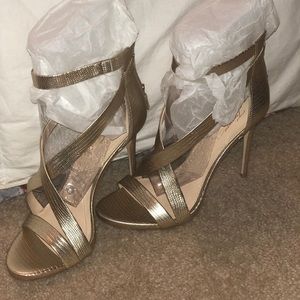 Imagine Vince Camuto Im-devin2